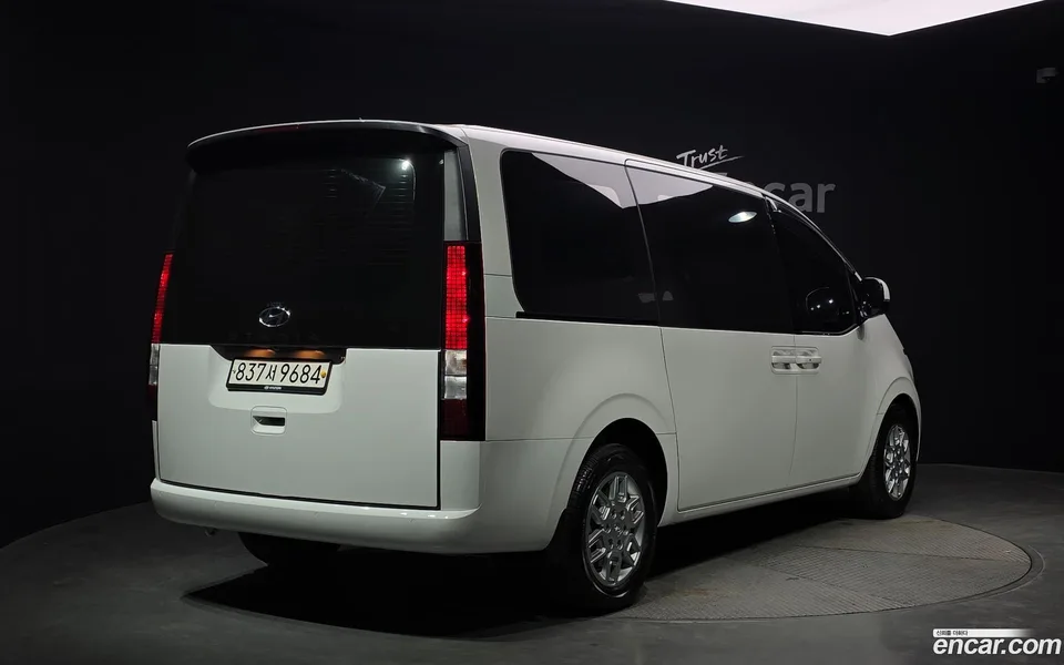 Hyundai Staria L3.5 3 2024 — миниатюра 2