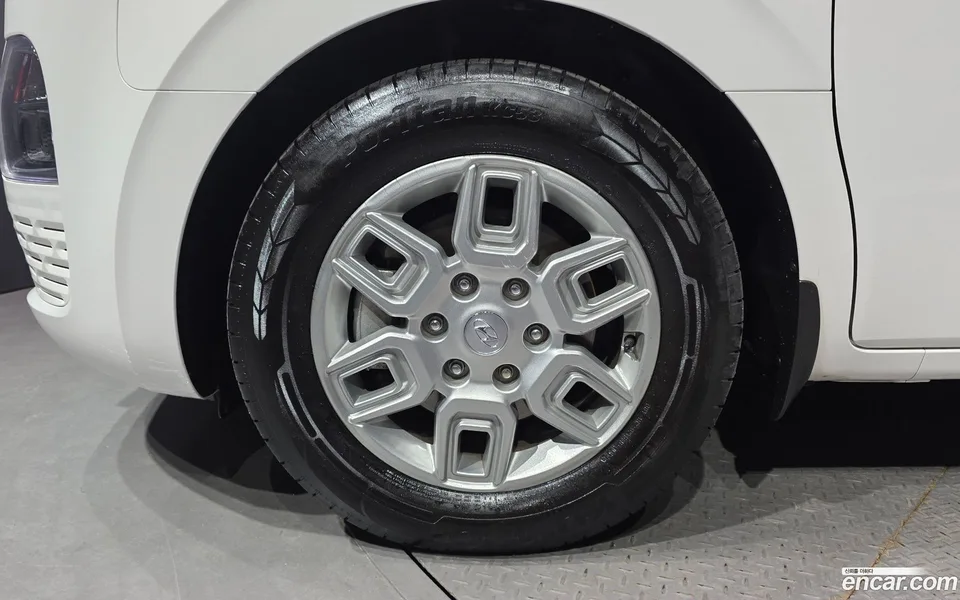 Hyundai Staria L3.5 3 2024 — миниатюра 5