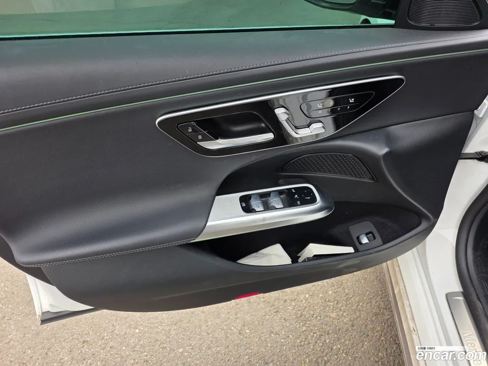 Mercedes-Benz E-Class E220d 4MATIC 2024 — миниатюра 4