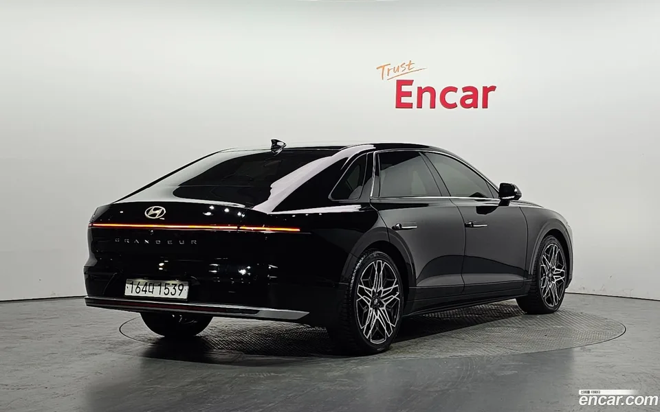 Hyundai Grandeur Hybrid 2023 — миниатюра 2