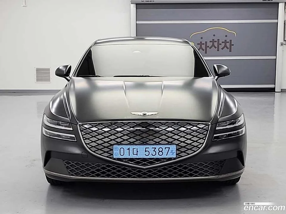 Genesis Electrified G80 e-AWD 2023 — миниатюра 2