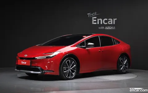 Toyota Prius 2024 купить в Москве