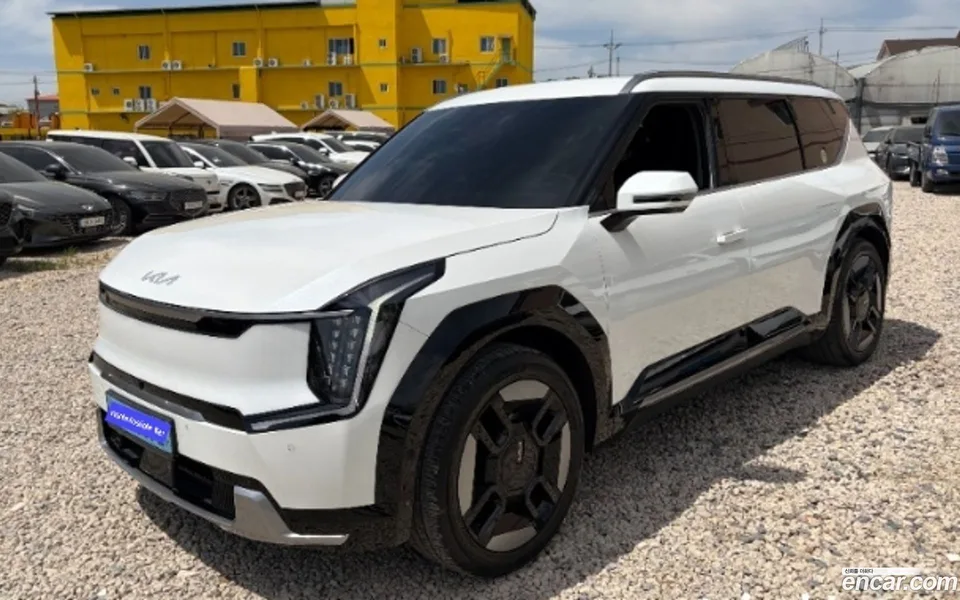 Kia EV9 4WD 2023 — фото 1, купить с доставкой в Москву