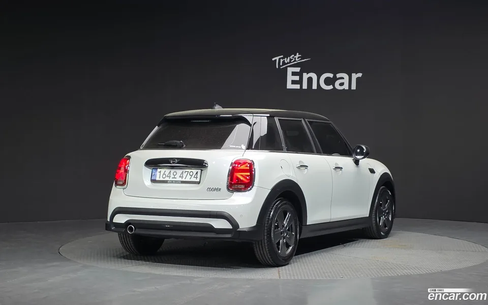 MINI Cooper 2023 — миниатюра 2