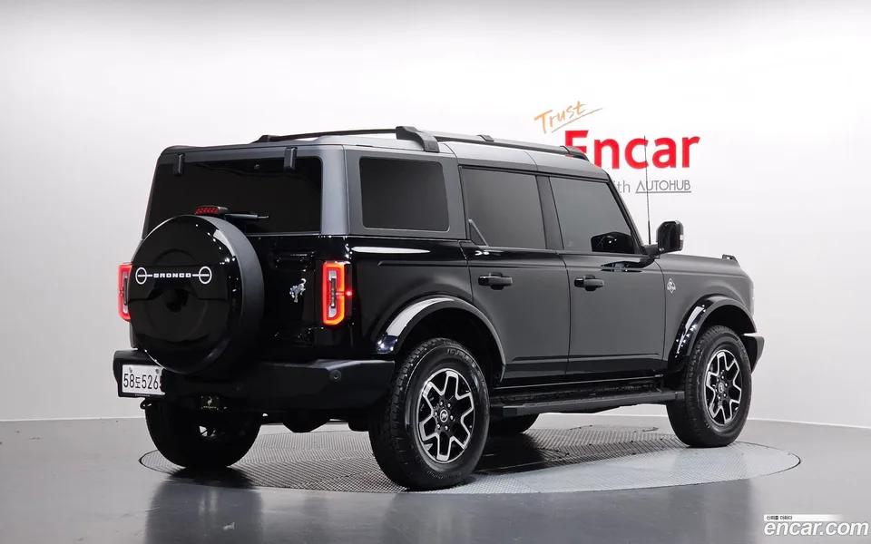Ford Bronco 2.7 2023 — миниатюра 2