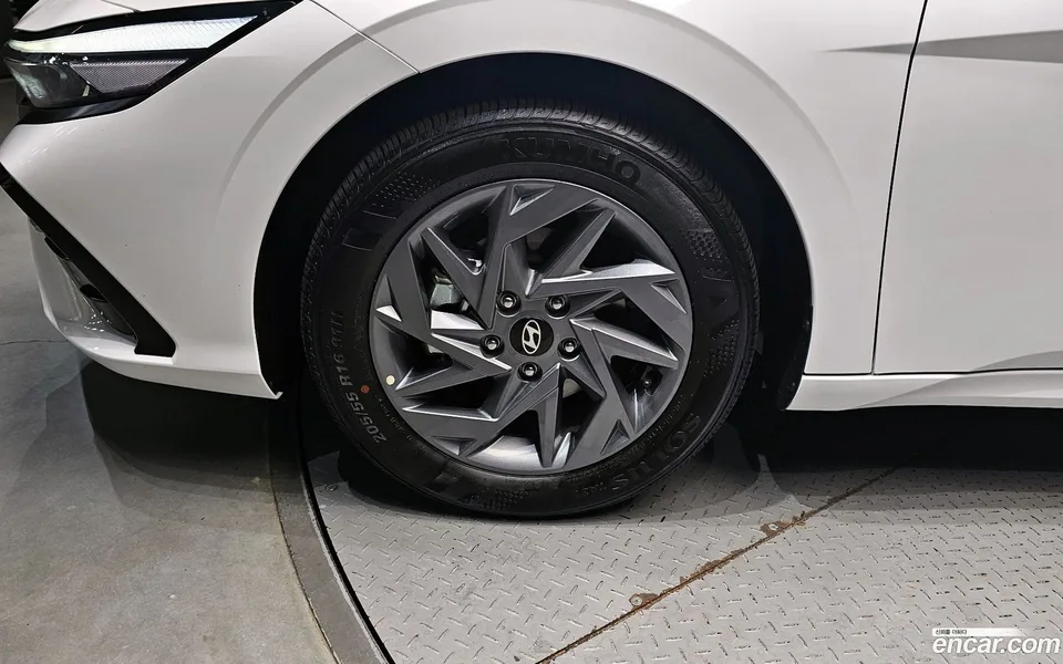Hyundai Avante CN7 Hybrid 2025 — миниатюра 5