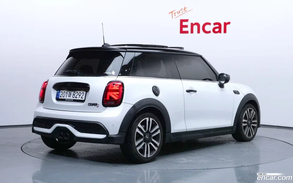 MINI Cooper S 2023 — миниатюра 2