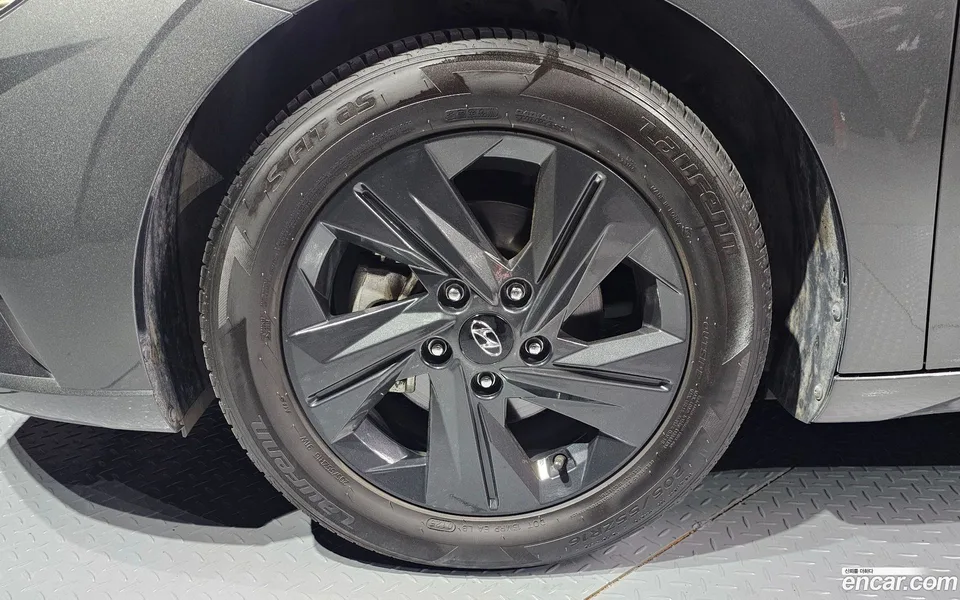 Hyundai Avante 1.6 2022 — миниатюра 2