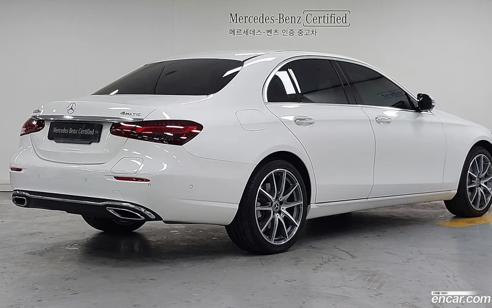 Mercedes-Benz E-Class E300e 4MATIC 2022 — миниатюра 2