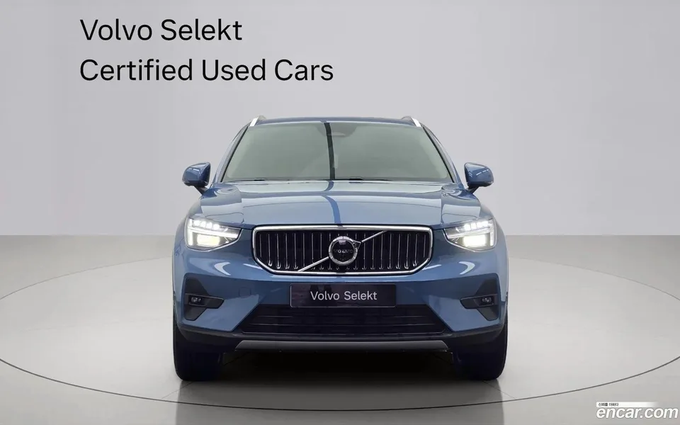 Volvo XC40 B4 2025 — миниатюра 2