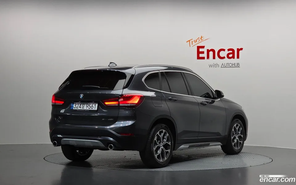 BMW X1 xDrive 20i xLine 2022 — миниатюра 2