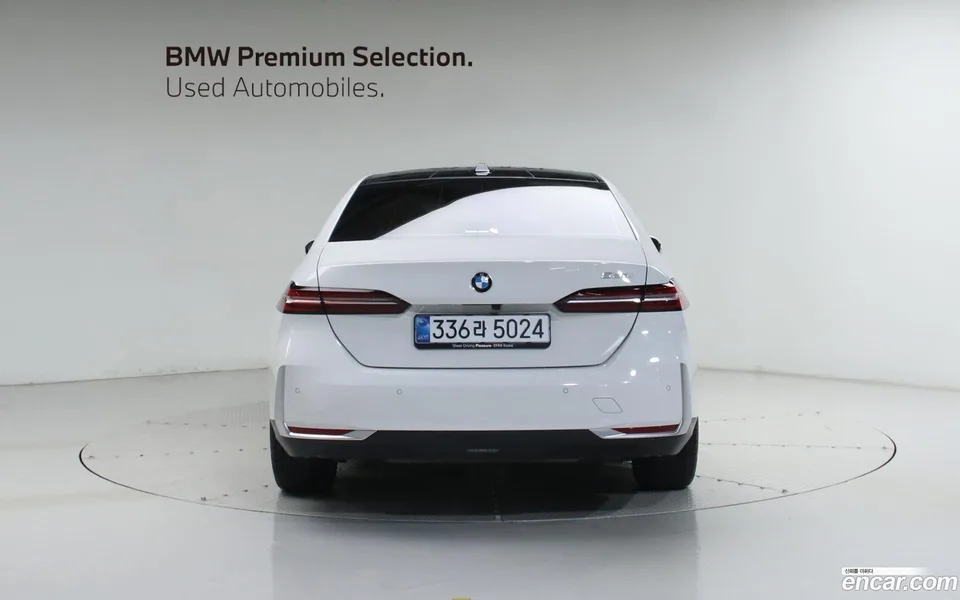 BMW 5 Series 520i 2025 — миниатюра 3