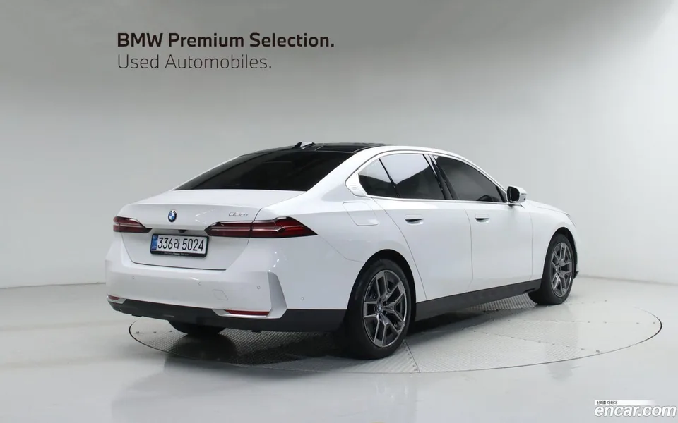 BMW 5 Series 520i 2025 — миниатюра 4