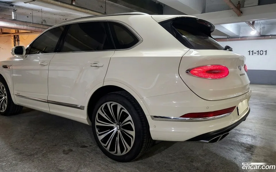Bentley Bentayga 4.0 V8 2024 — миниатюра 2