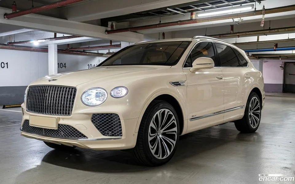 Bentley Bentayga 4.0 V8 2024 — фото 1, купить с доставкой в Москву