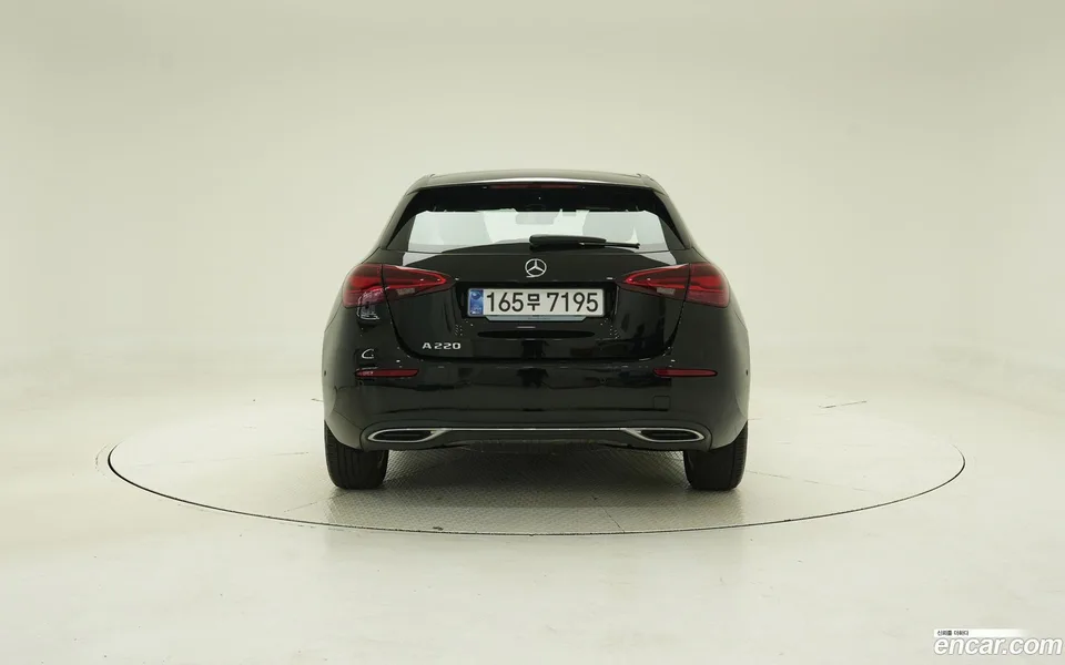 Mercedes-Benz A-Class A220 2024 — миниатюра 4