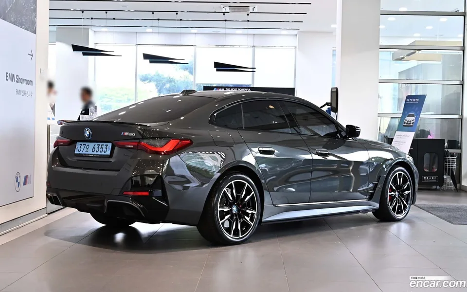BMW i4 M50 2023 — миниатюра 2