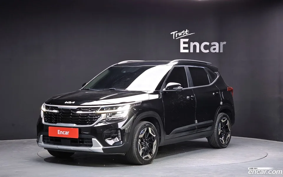 Kia Seltos 2.0 2WD 2023 — фото 1, купить с доставкой в Москву