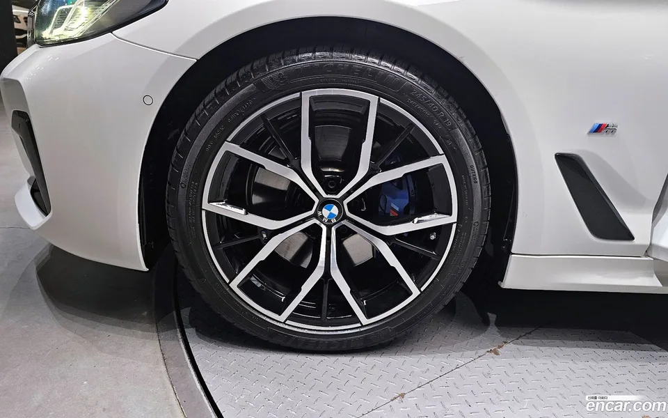BMW 5 Series 530i xDrive M 2023 — миниатюра 5