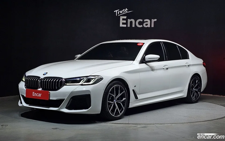 BMW 5 Series 530i xDrive M 2023 — фото 1, купить с доставкой в Москву