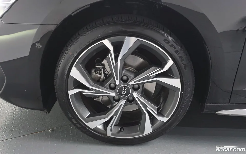 Audi A3 (8Y) 40 TFSI 2025 — миниатюра 5