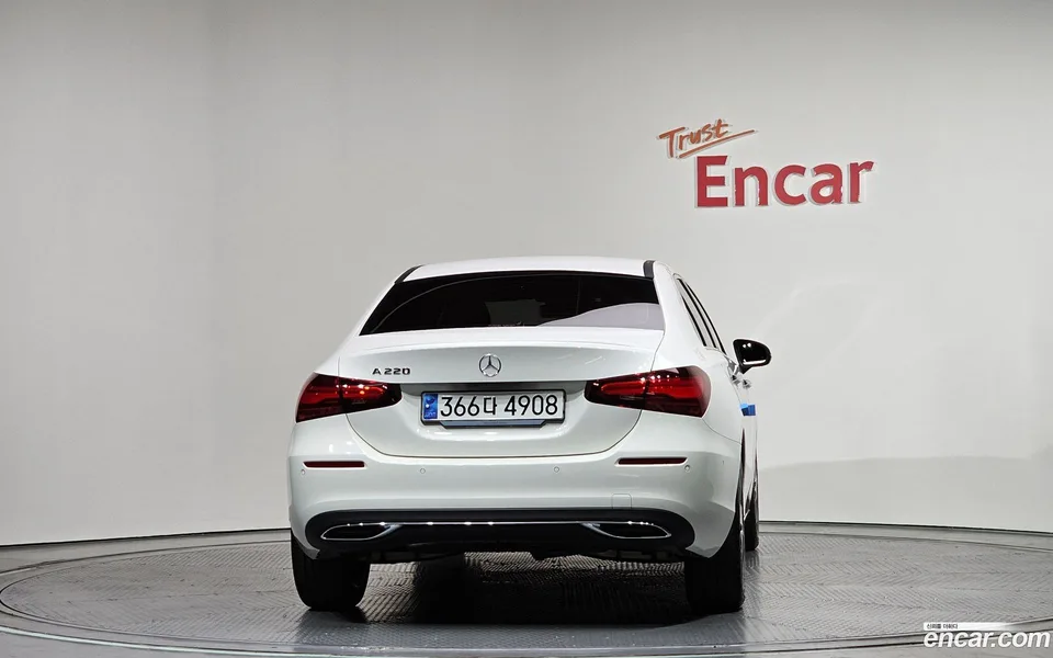 Mercedes-Benz A-Class A220 2024 — миниатюра 4