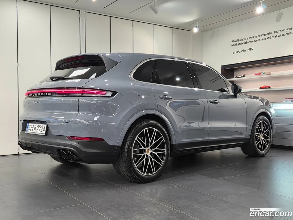 Porsche Cayenne 3.0 2023 — миниатюра 2