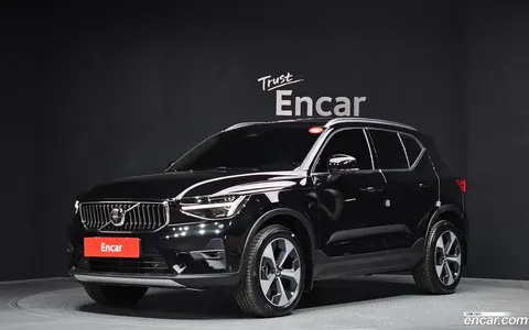 Volvo XC40 2024 купить в Москве