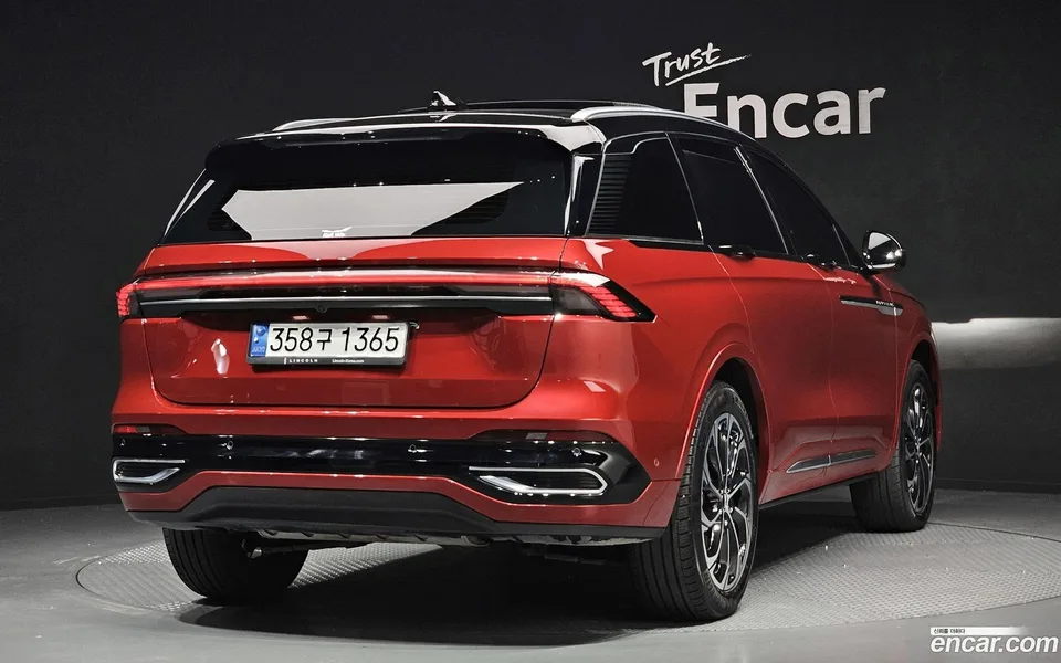 Lincoln Nautilus 2.0 AWD 2024 — миниатюра 2