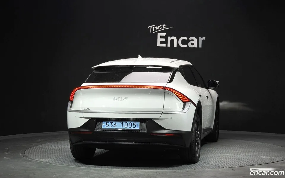 Kia EV6 2023 — миниатюра 4