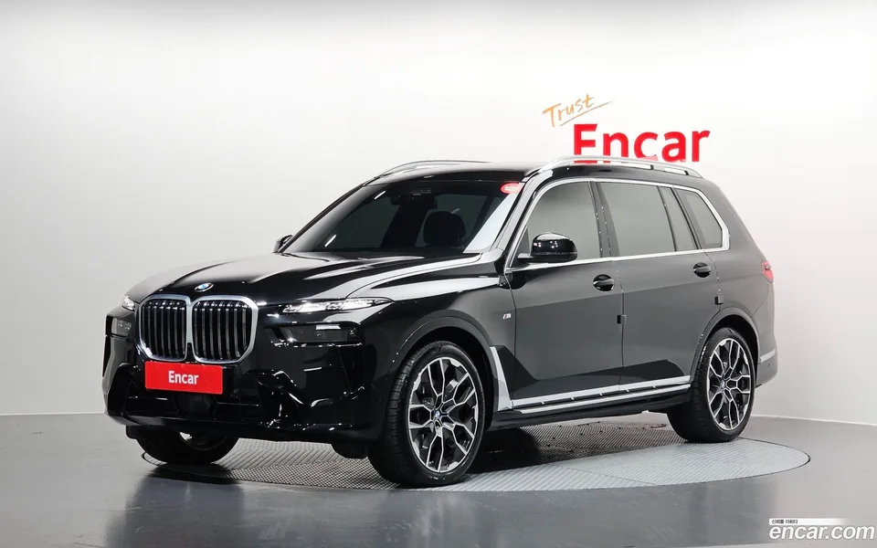 BMW X7 xDrive 40i M 6 2025 — фото 1, купить с доставкой в Москву
