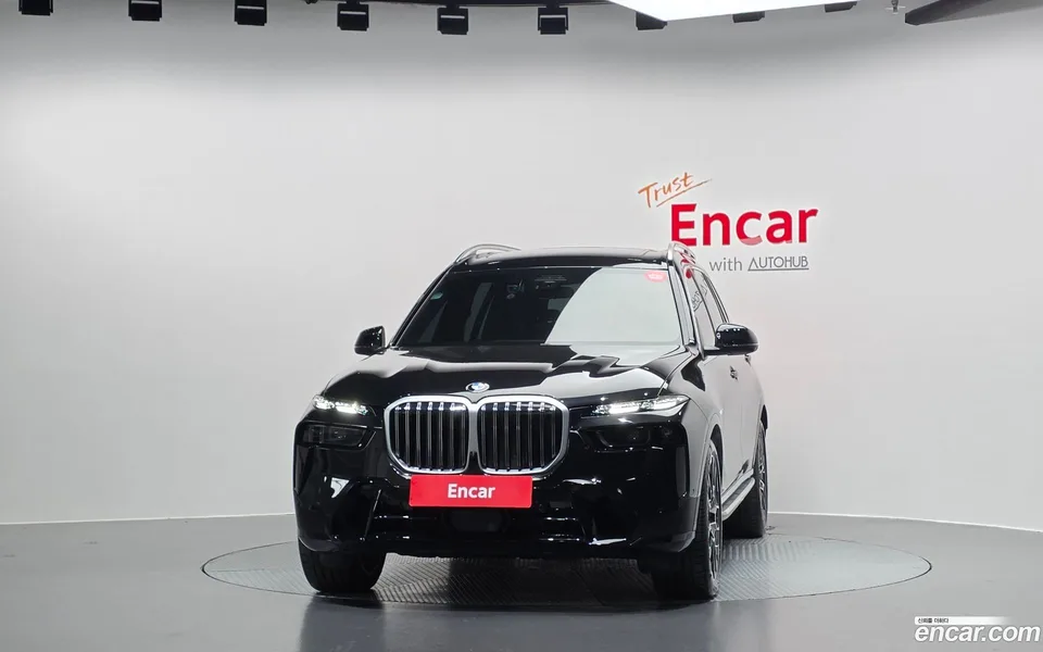 BMW X7 xDrive 40i M 7 2025 — миниатюра 3