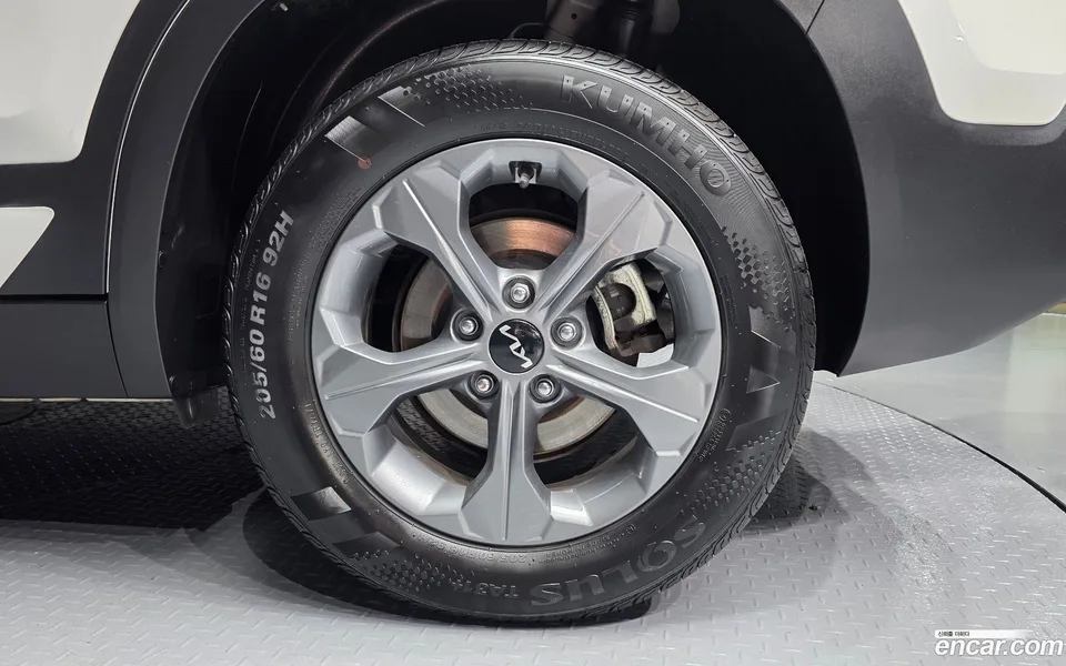 Kia Seltos 1.6 2WD 2023 — миниатюра 5