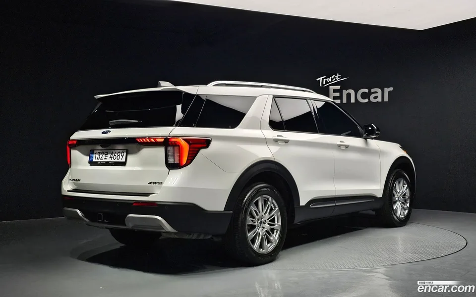 Ford Explorer 2.3 4WD 2025 — миниатюра 2