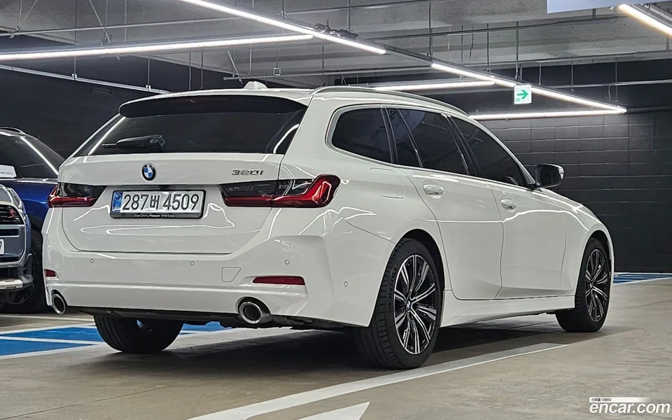 BMW 3 Series 320i 2025 — миниатюра 2