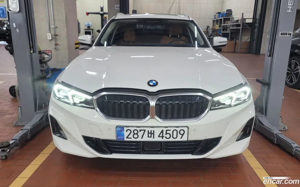 BMW 3 Series 320i 2025 — фото 1, купить с доставкой в Москву