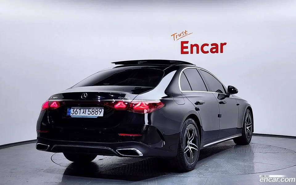 Mercedes-Benz E-Class E300 4MATIC AMG Line 2024 — миниатюра 2
