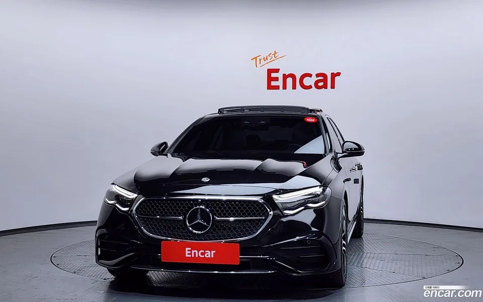 Mercedes-Benz E-Class E300 4MATIC AMG Line 2024 — миниатюра 3