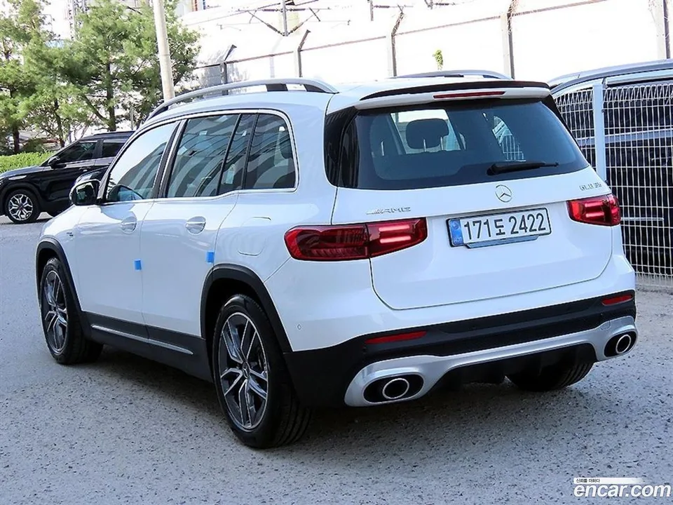 Mercedes-Benz GLB-Class AMG GLB35 4MATIC 2025 — миниатюра 3