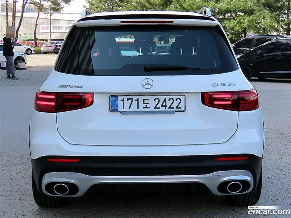 Mercedes-Benz GLB-Class AMG GLB35 4MATIC 2025 — миниатюра 4