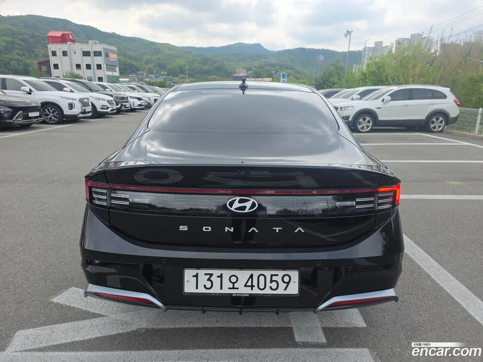 Hyundai Sonata The Edge Hybrid 2024 — миниатюра 4