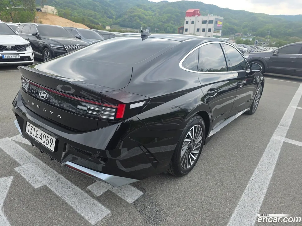 Hyundai Sonata The Edge Hybrid 2024 — миниатюра 5