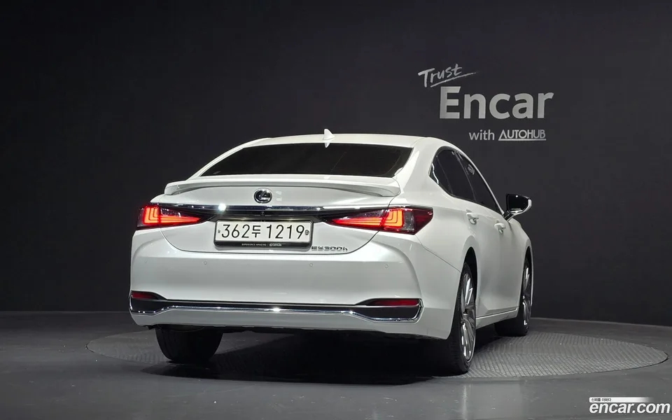Lexus ES 300h 2022 — миниатюра 4