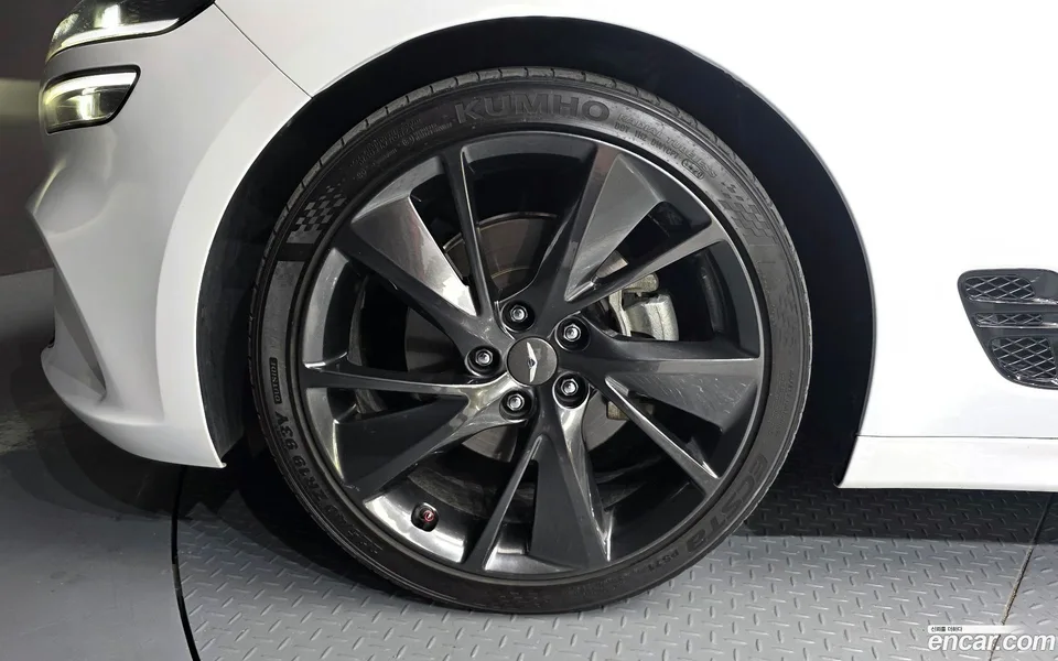 Genesis G70 2.0T 2WD 2022 — миниатюра 5