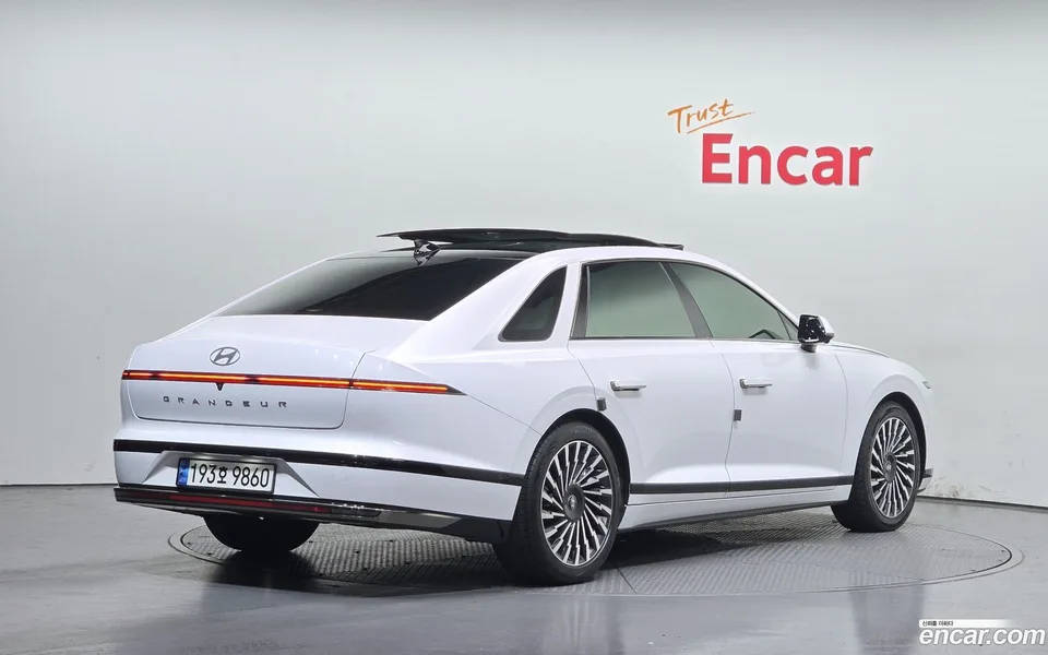 Hyundai Grandeur Hybrid 2023 — миниатюра 2