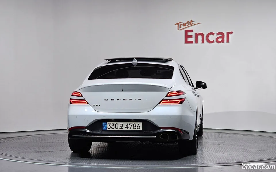 Genesis G70 2.0T 2WD 2022 — миниатюра 4