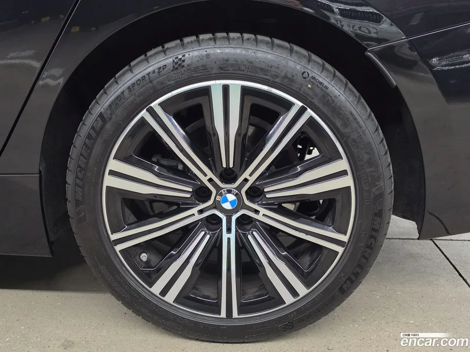BMW 3 Series 320i 2025 — миниатюра 5