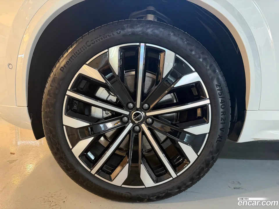 Volvo XC90 B6 2025 — миниатюра 5