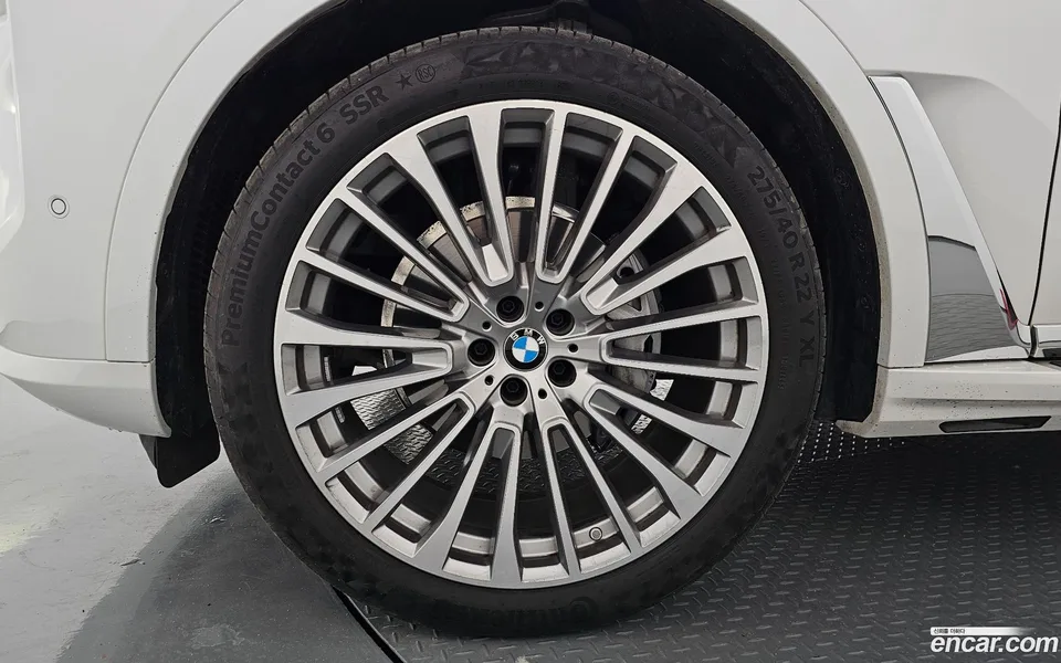 BMW X7 xDrive 40i 7 2025 — миниатюра 5