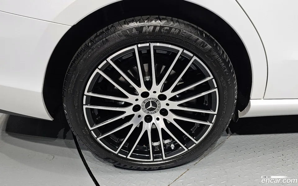 Mercedes-Benz C-Class C200 2025 — миниатюра 5